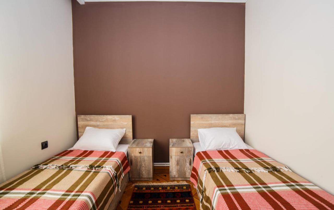 Red Castle Hotel Yerevan Exterior photo
